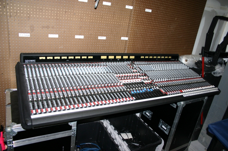 Used Century Series VX by Crest Audio Item 13929