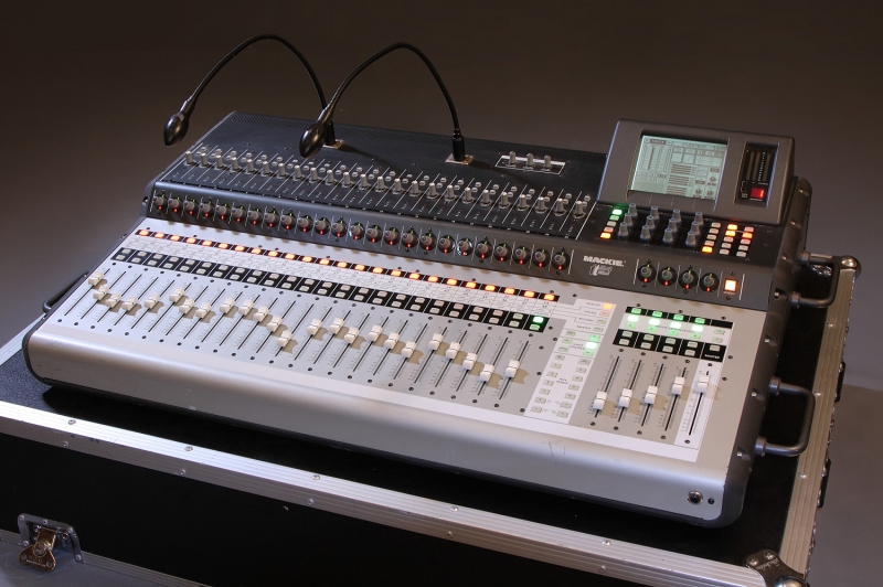 Used TT24 by Mackie Item 27510