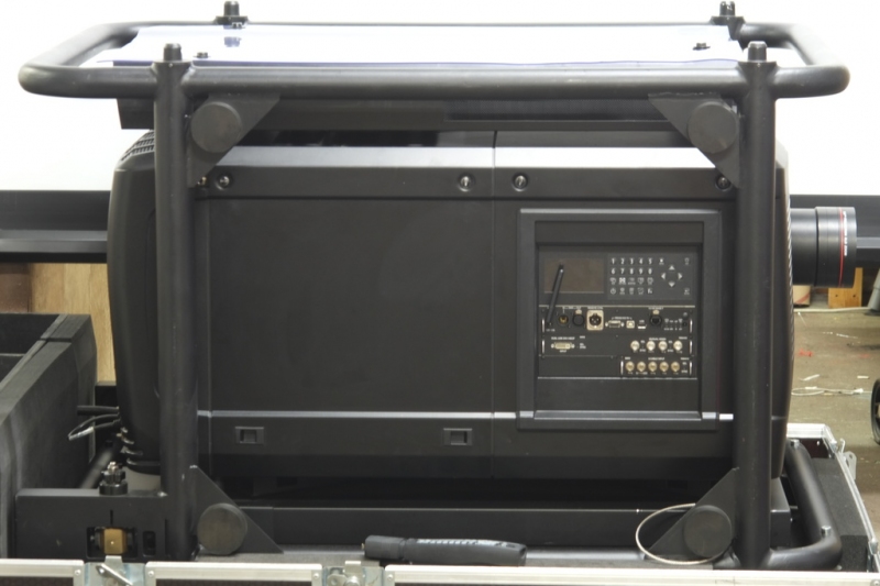 Used HDQ-2K40 from Barco